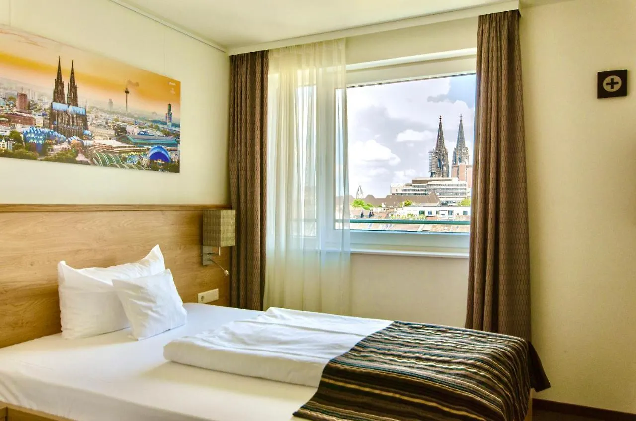 Stadthotel Am Roemerturm Cologne 4*,