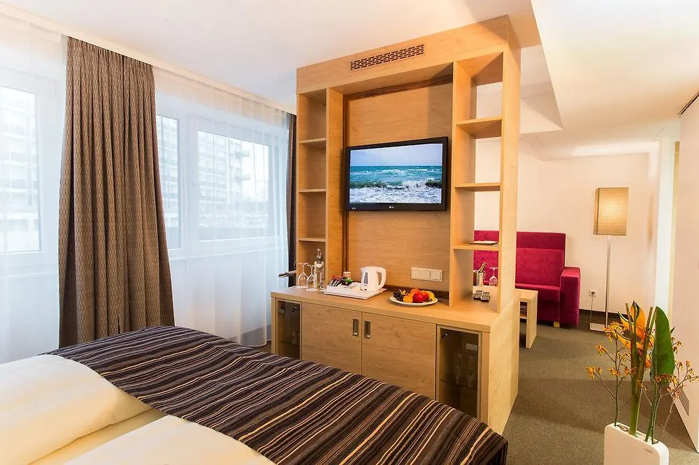 Hotel Stadthotel Am Roemerturm Cologne